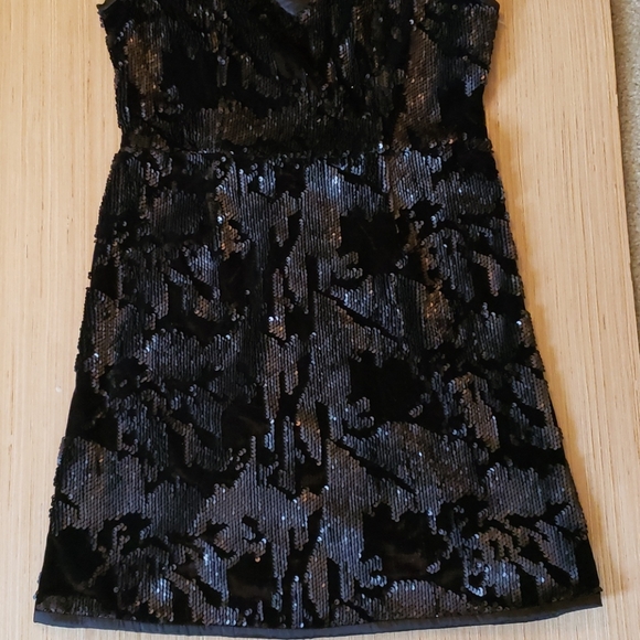 Romeo & Juliet Little Black sequin dress - Picture 3 of 13